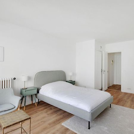 Bright Studio For 2 - Champs-Elysees Paris Exterior photo